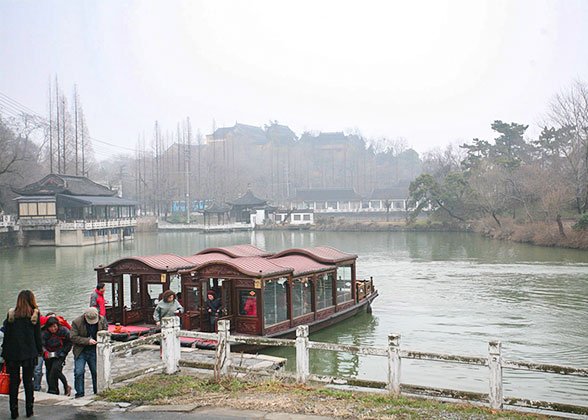 Slender West Lake in Yangzhou