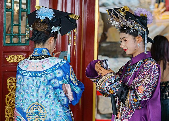 Chinese Ladies in Traditional Dress