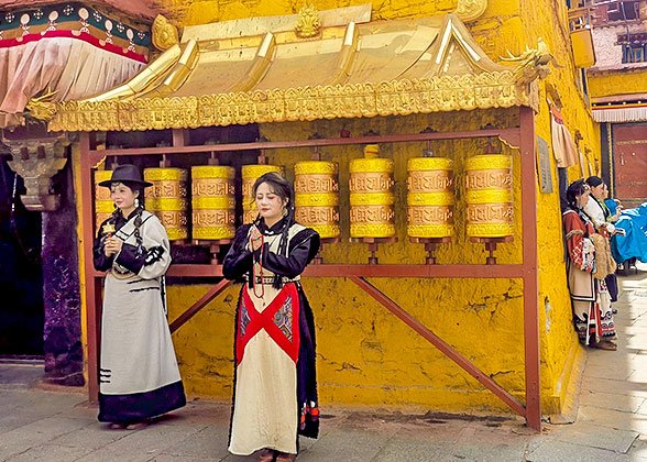 11 Days Beijing - Xi'an - Lhasa - Shanghai Small Group Tour