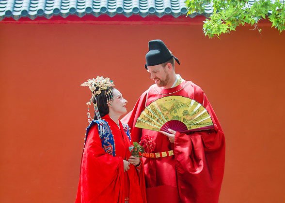 Wearing Chinese Hanfu Wearing Chinese Hanfu