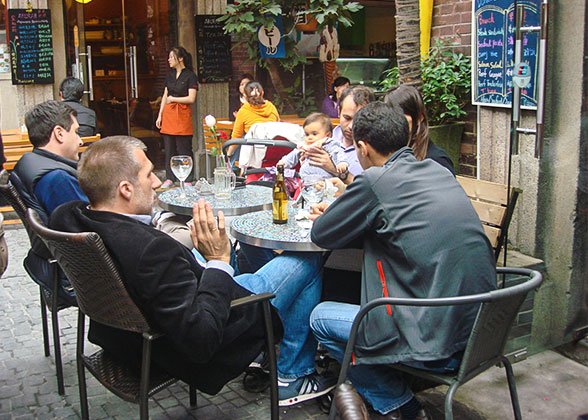 Enjoy a Coffee Break at Anfu Road Enjoy a Coffee Break at Anfu Road