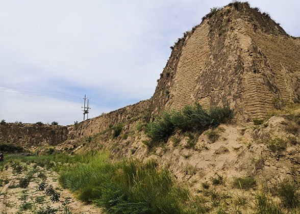 Collapsed Great Wall ruins