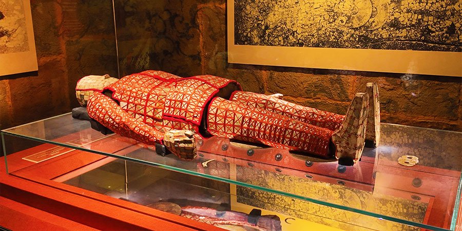 The relics exhibited in the Western Han Nanyue King Tomb Museum