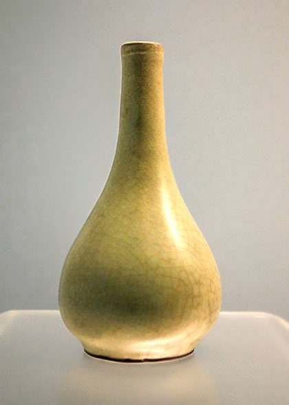 Celadon Glaze Vase with Ice Cracks