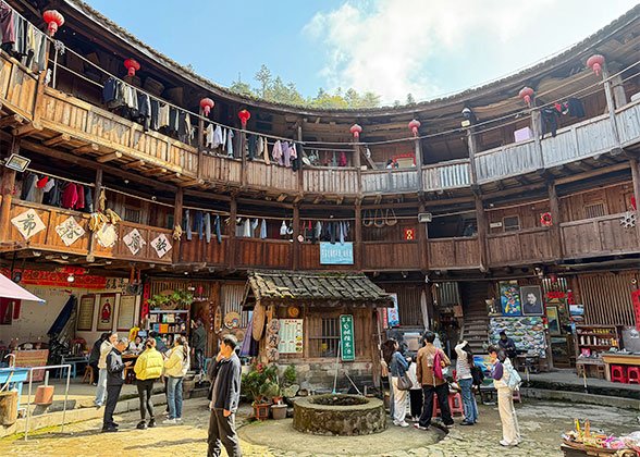 Yongding Earth Building
