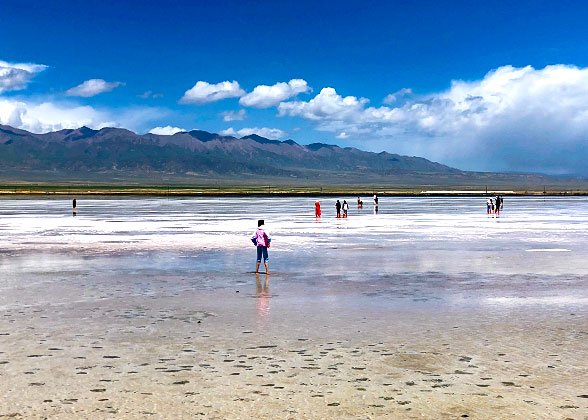 Step in the Middle of Chaka Salt Lake Step in the Middle of Chaka Salt Lake