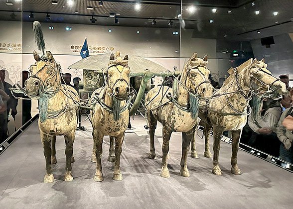 Life-like Bronze Chariots and Horses