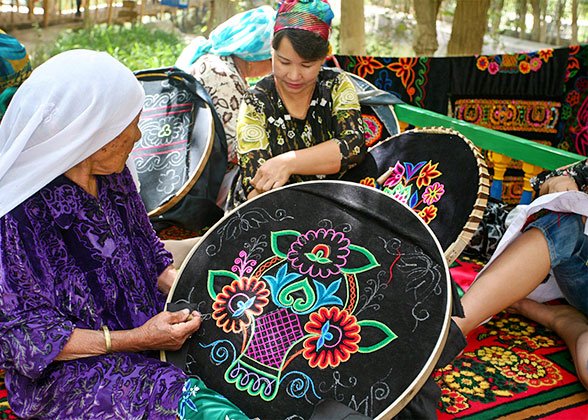 The Embroidery of the Chinese Minority
