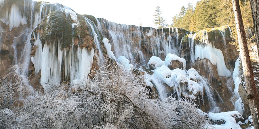 Pearl Shoal Waterfall in Winter, Jiuzhaigou