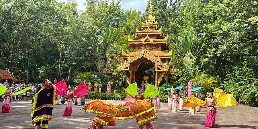Local Performance in Dai Ethnic Park Local Performance in Dai Ethnic Park