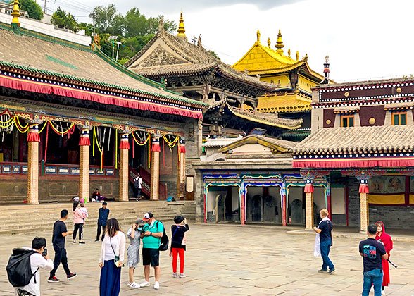 kumbum-monastery-hall kumbum-monastery-hall