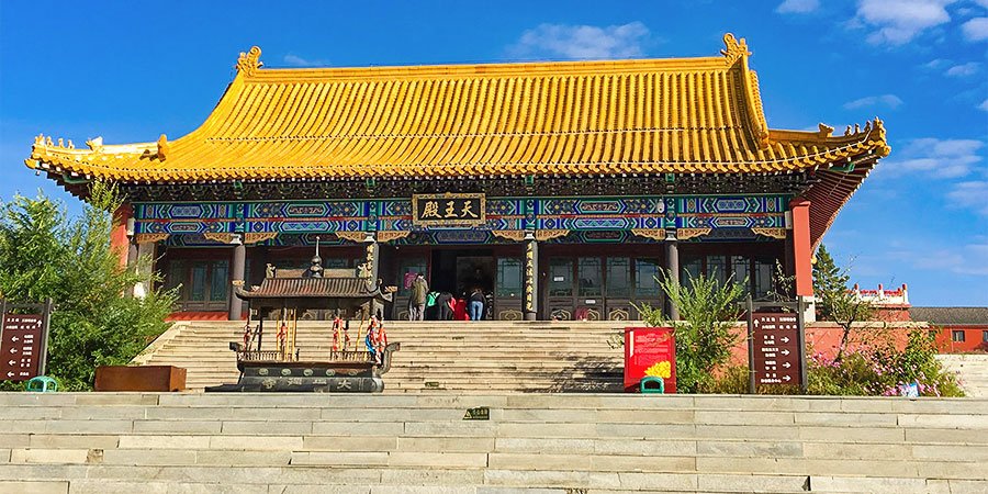 Dajue Zen Temple under Bright Sunshine