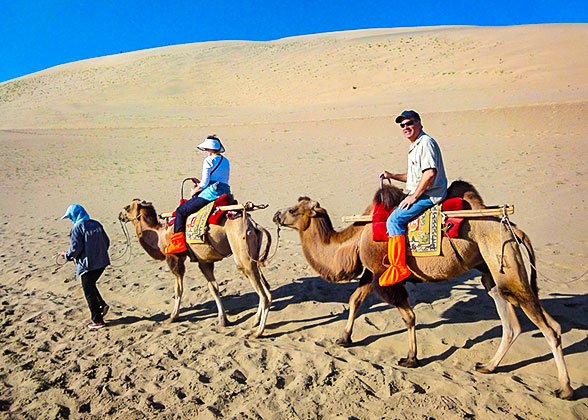 The Camel-ride at Echoing-Sand Mountain The Camel-ride at Echoing-Sand Mountain