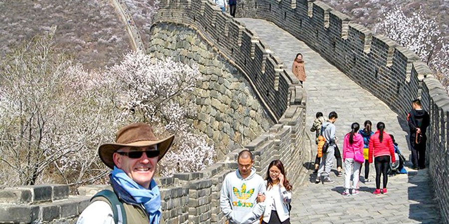 The Great Wall is full of flowers in March