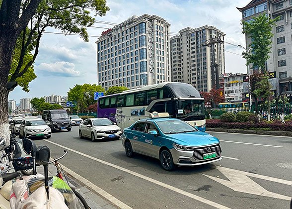 Reach Tianmen Mountain Cableway Station by Taxi