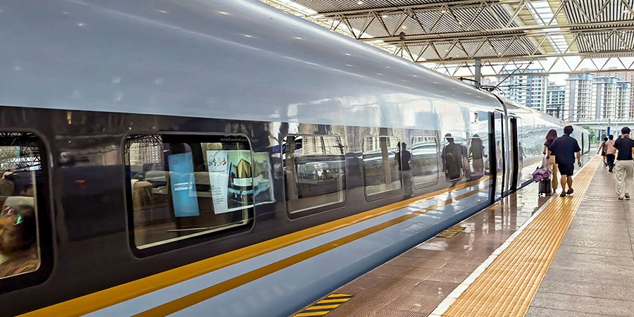 Platform of Luoyang Longmen Station