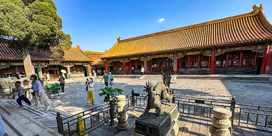 Palace of Gathered Elegance Courtyard