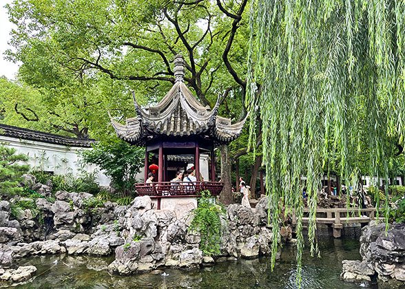 Visit the Yu Garden Visit the Yu Garden
