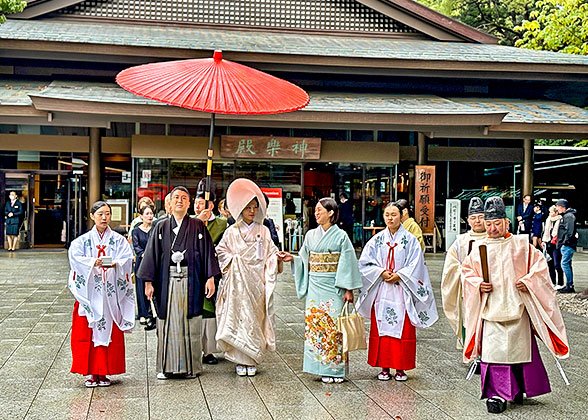 Traditional Wedding at Meiji Jingu Shrine Traditional Wedding at Meiji Jingu Shrine