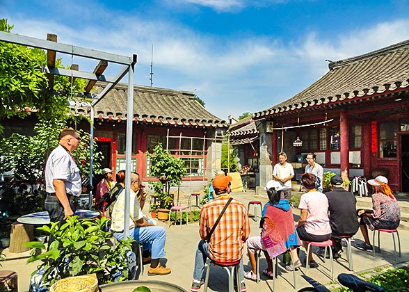 A Local Family Visit in Hutong A Local Family Visit in Hutong