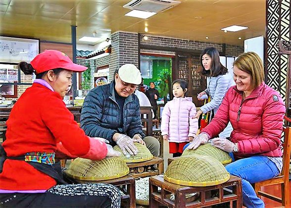 Bamboo Weaving Experience in Yangshuo Bamboo Weaving Experience in Yangshuo