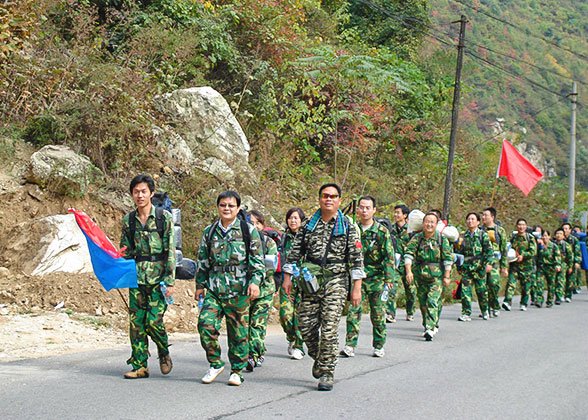 College students march to Taiping Valley.