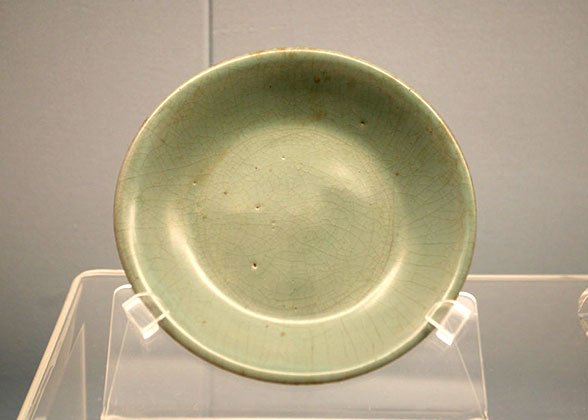 Sky Blue-glazed Plate