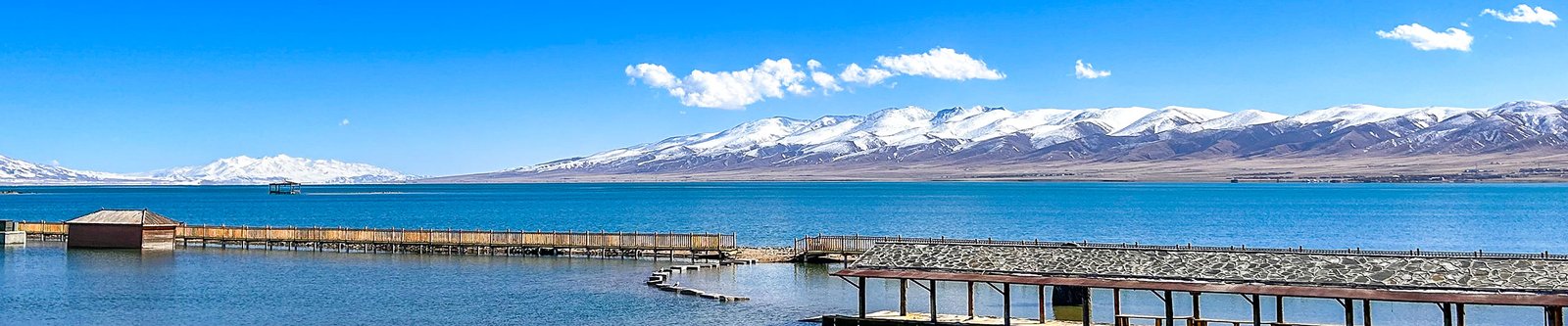 Qinghai Lake shoreline and distant mountains