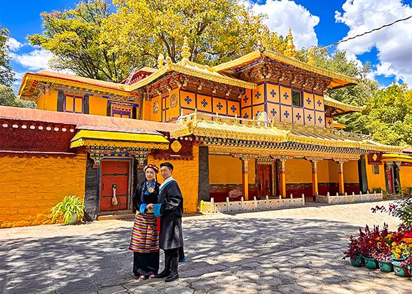 Local People at Norbulingka Park, Lhasa