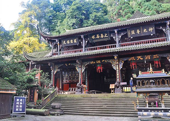 Peaceful Mount Qingcheng