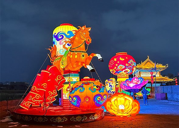 Horse-shaped Lantern on Xi'an City Wall