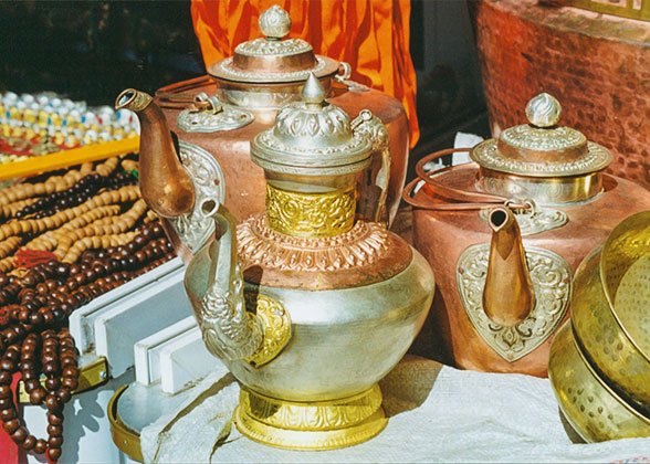 The gold and silver wares of Tibet 