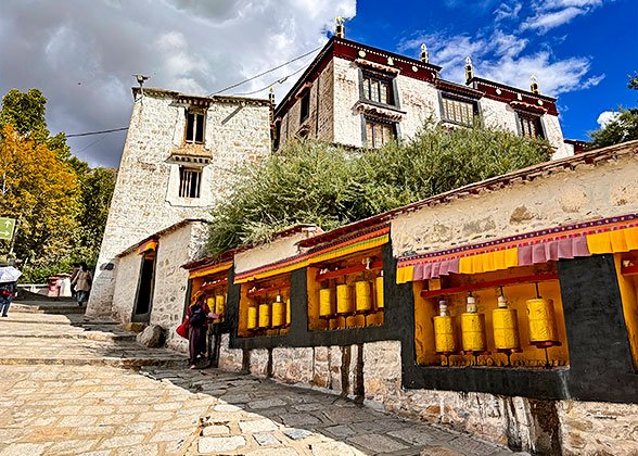 Drepung Monastery, Lhasa Drepung Monastery, Lhasa