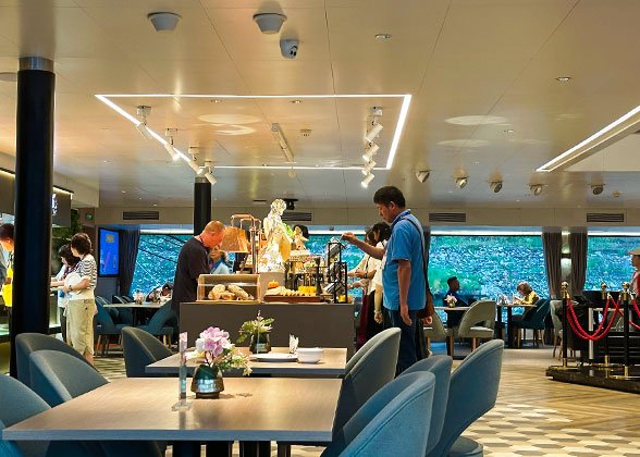 Buffet Dinner on Board Buffet Dinner on Board