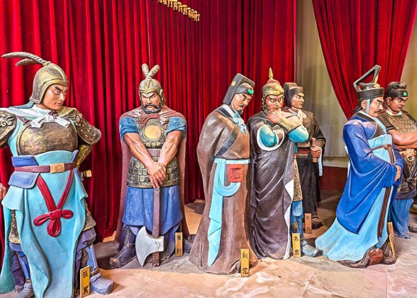 The statue of Liu Bei Entrusting His Sons to Zhuge Liang