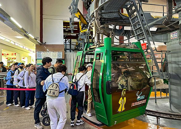 Barrier-free Pedal of Cable Car in Zhangjiajie Forest Park