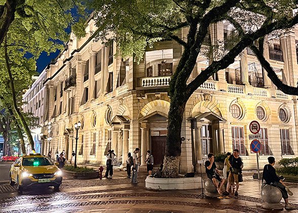 A Night Scene at Shamian Island