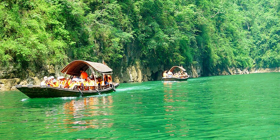 Green River and Vegetation in the Mountain Area